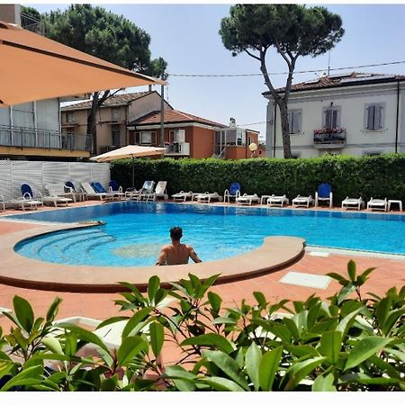Residence Il Capodoglio 里米尼 外观 照片