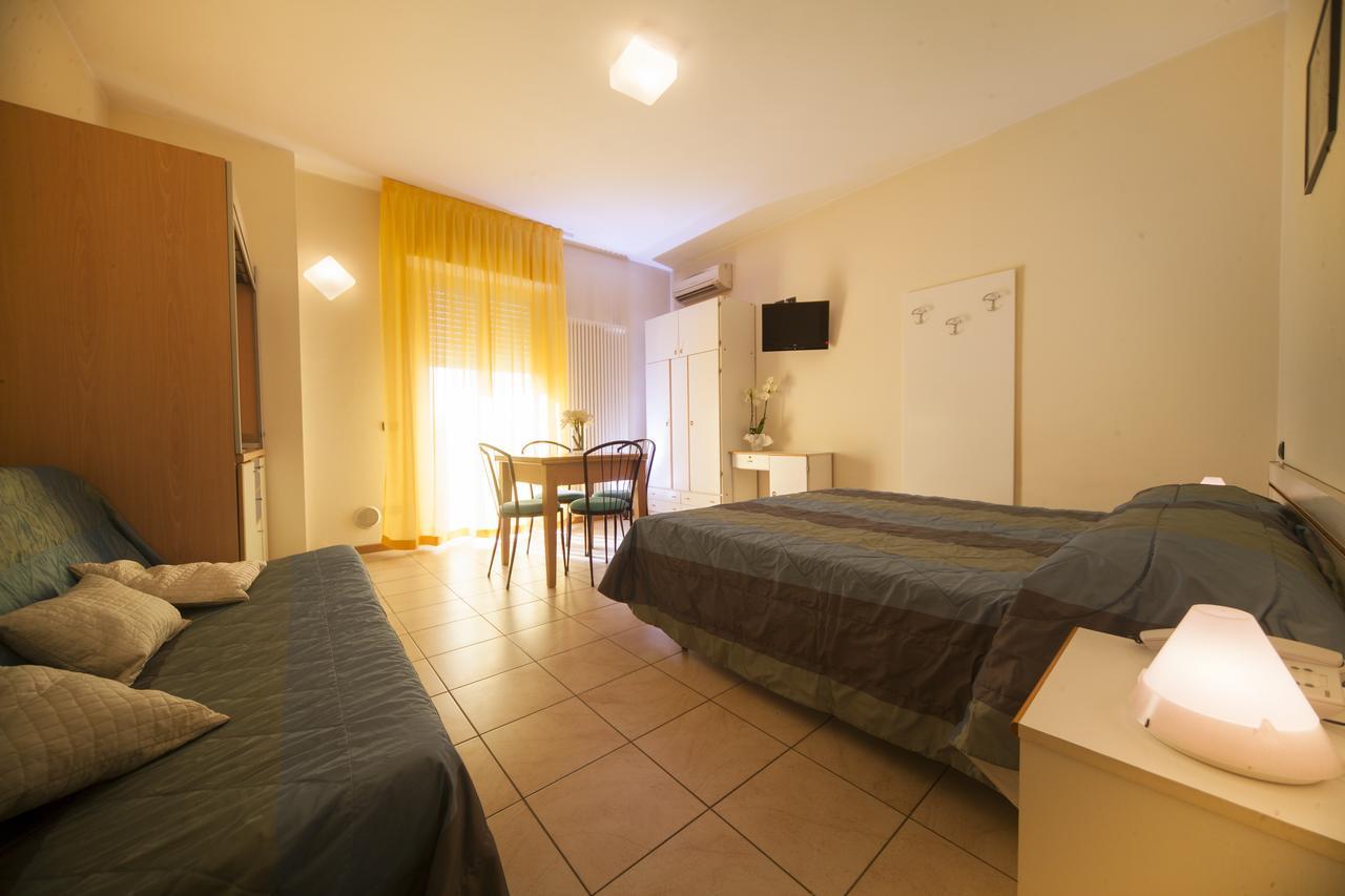 Residence Il Capodoglio 里米尼 外观 照片